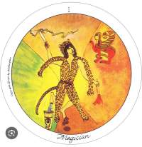 Round tarot card. On its outer edge, a 1 can be read at the top and the word 